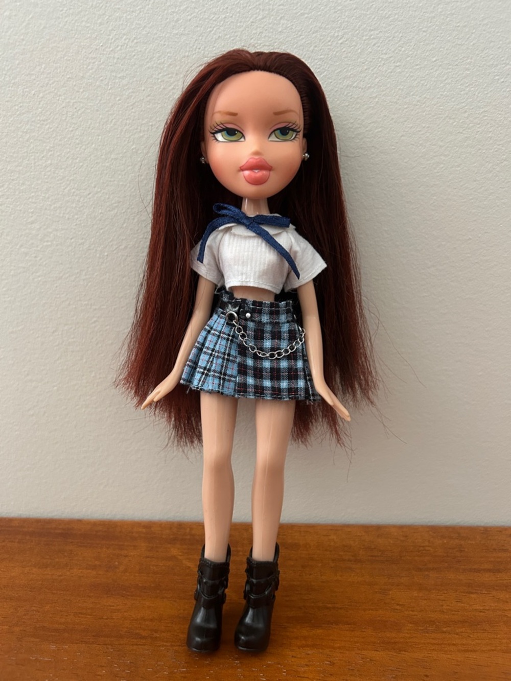 Bratz class Phoebe doll
